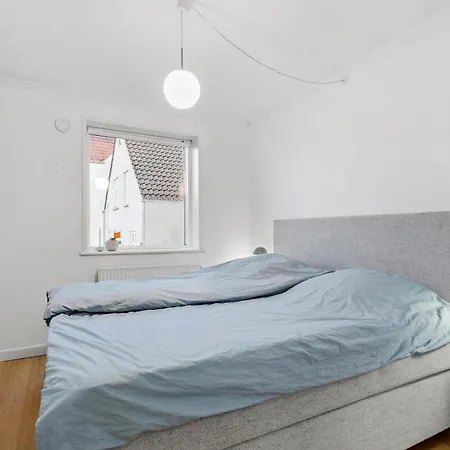 1 Bedroom Cozy In *